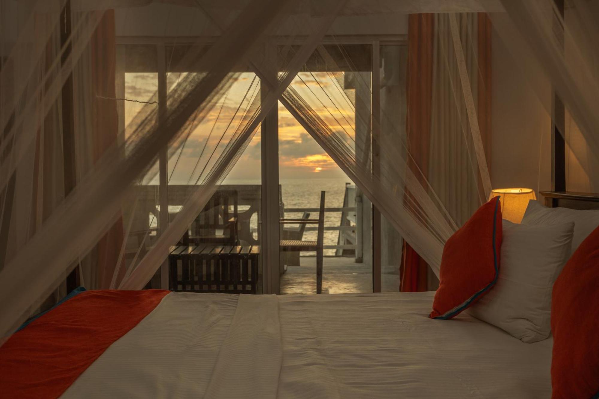 Hotel Zeilan Sunset Point Унаватуна Экстерьер фото