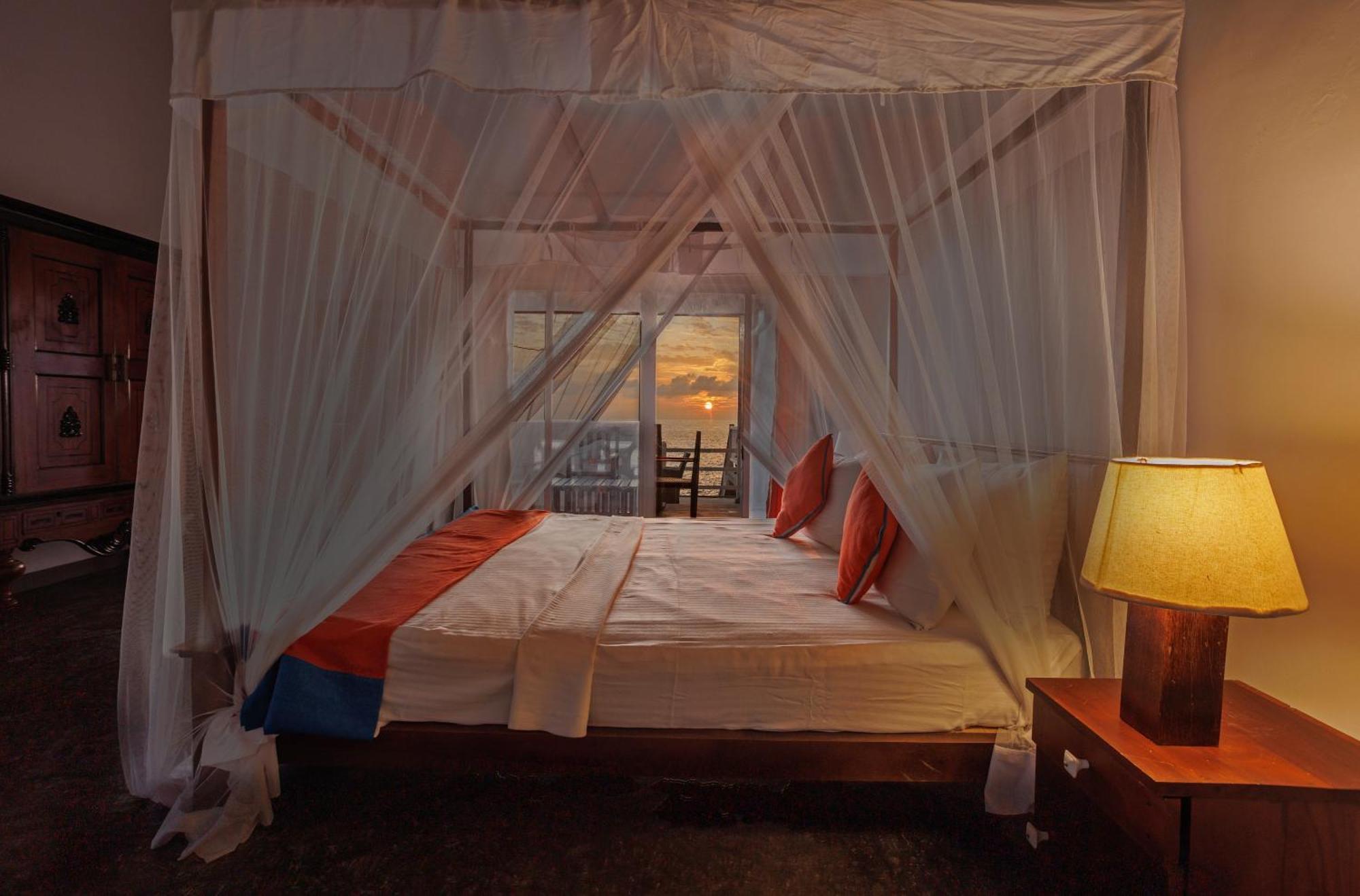 Hotel Zeilan Sunset Point Унаватуна Экстерьер фото