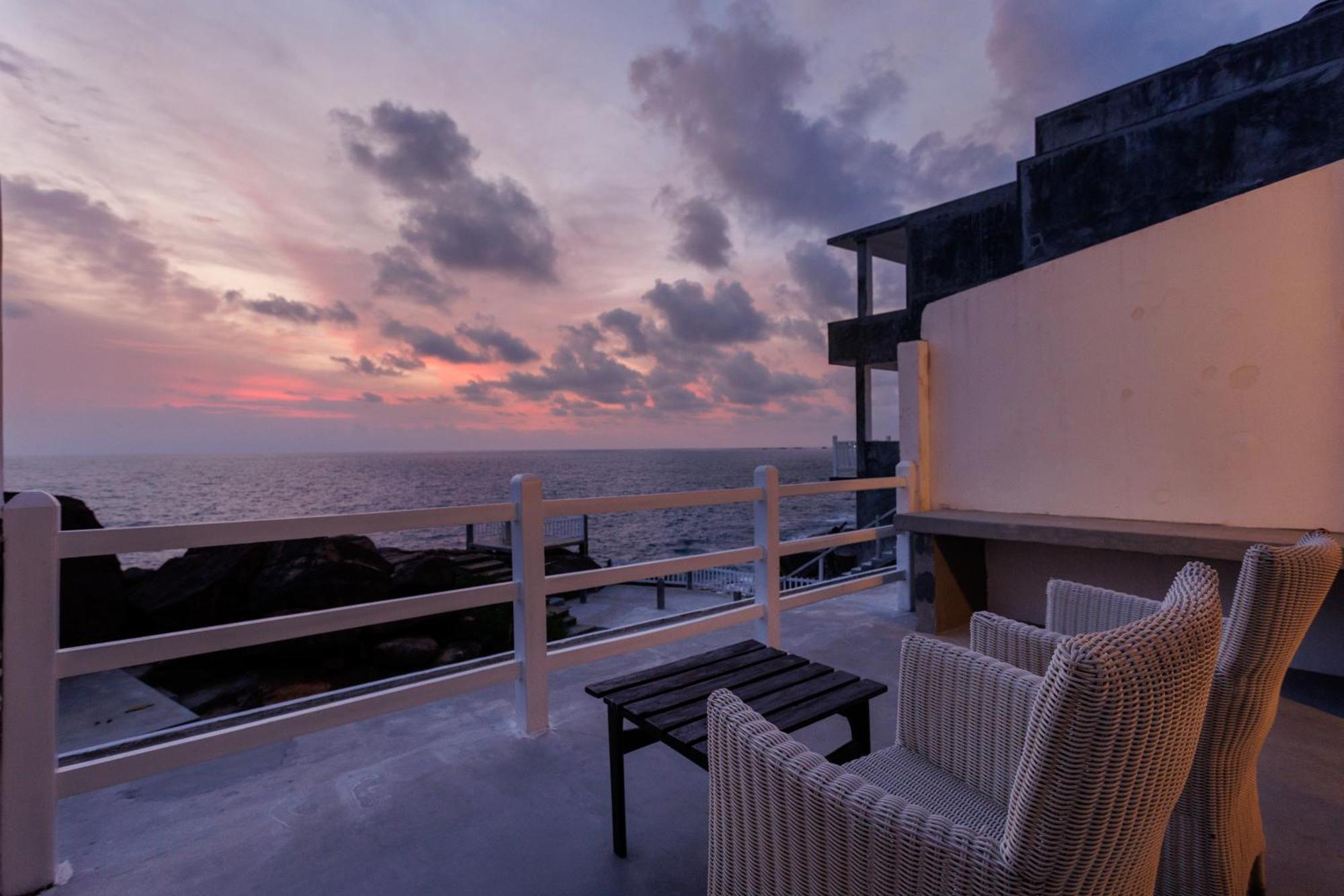 Hotel Zeilan Sunset Point Унаватуна Экстерьер фото