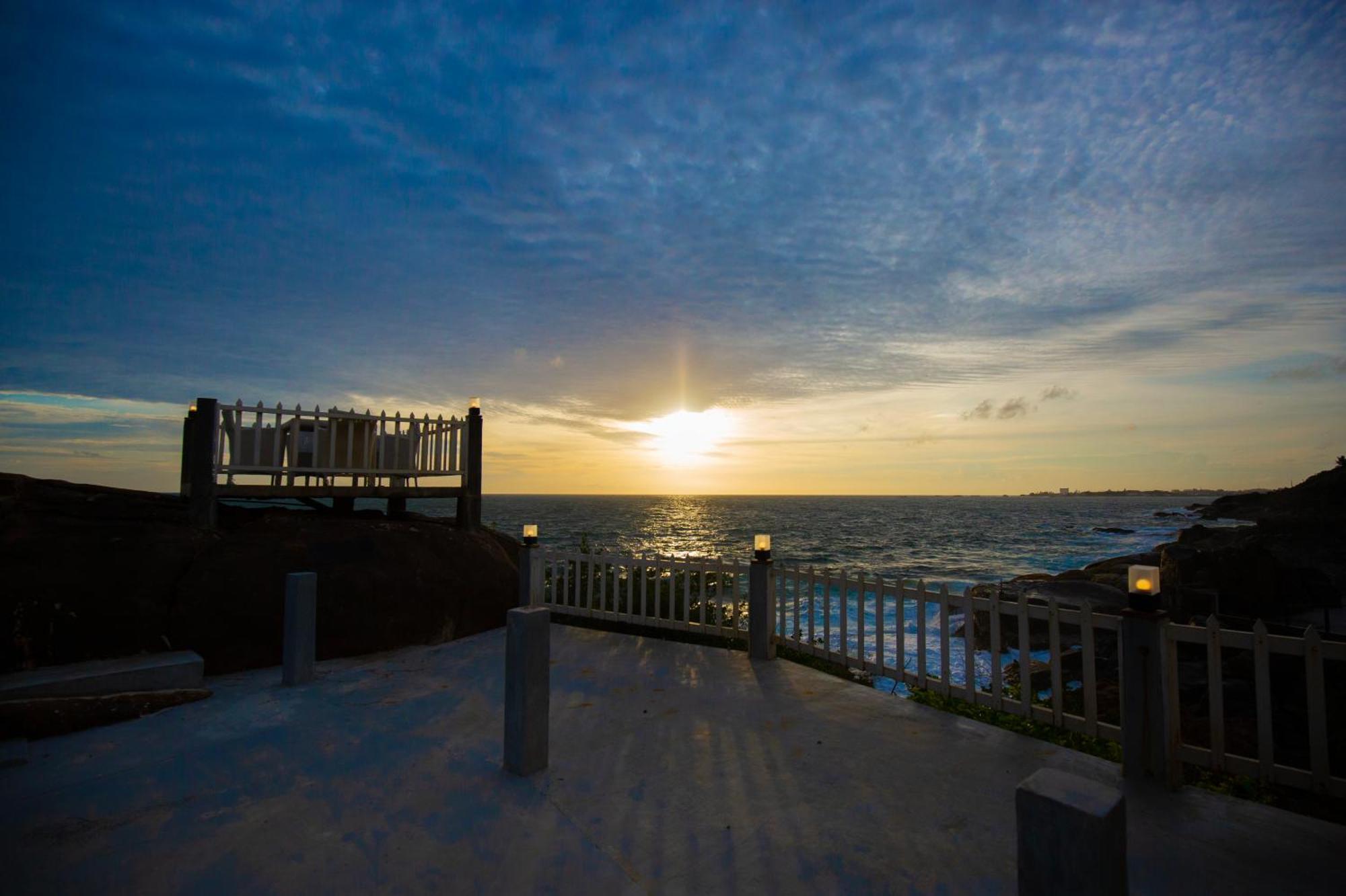 Hotel Zeilan Sunset Point Унаватуна Экстерьер фото