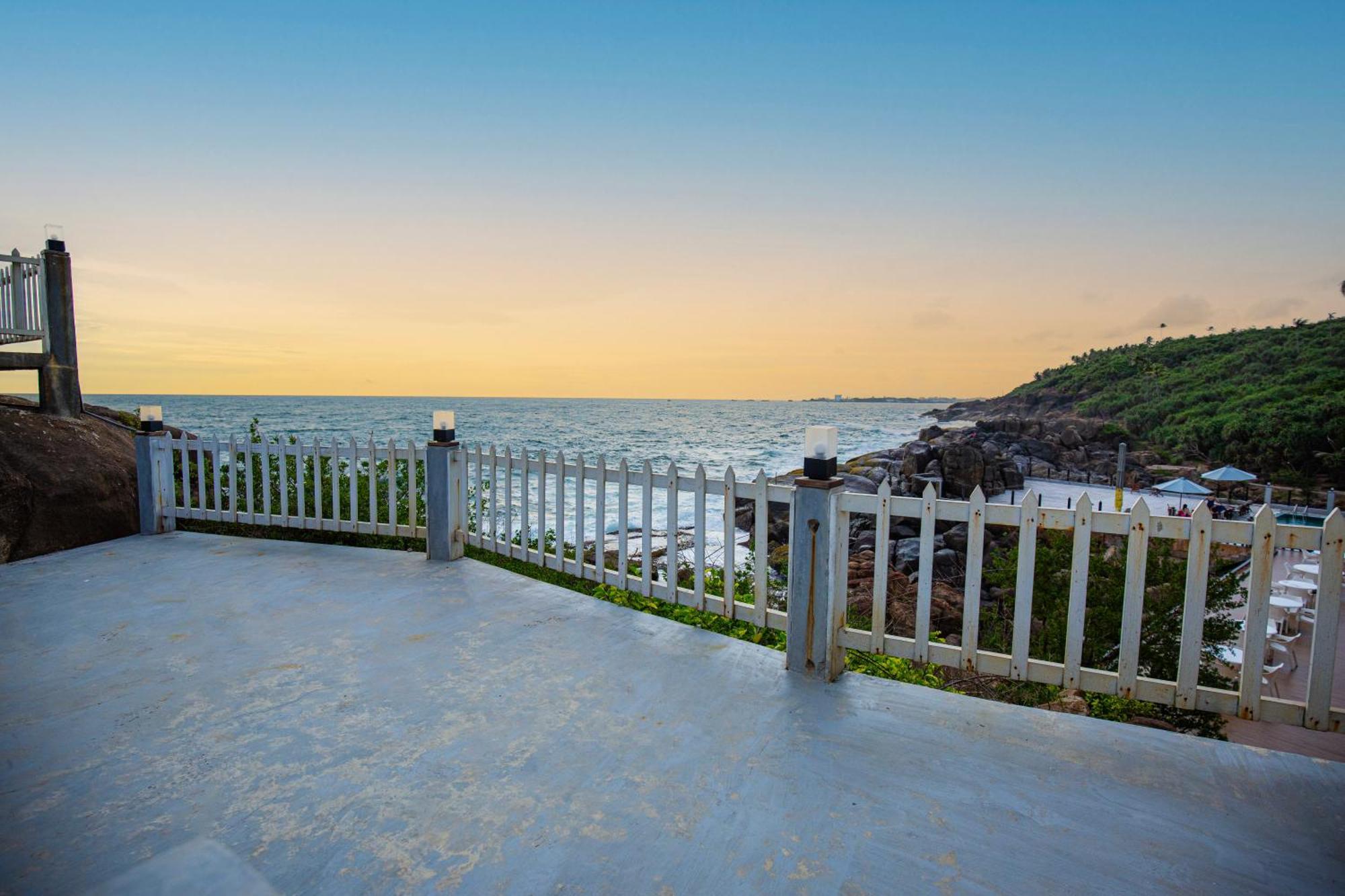 Hotel Zeilan Sunset Point Унаватуна Экстерьер фото