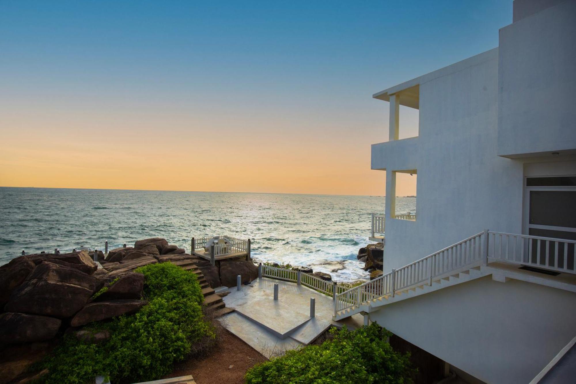 Hotel Zeilan Sunset Point Унаватуна Экстерьер фото