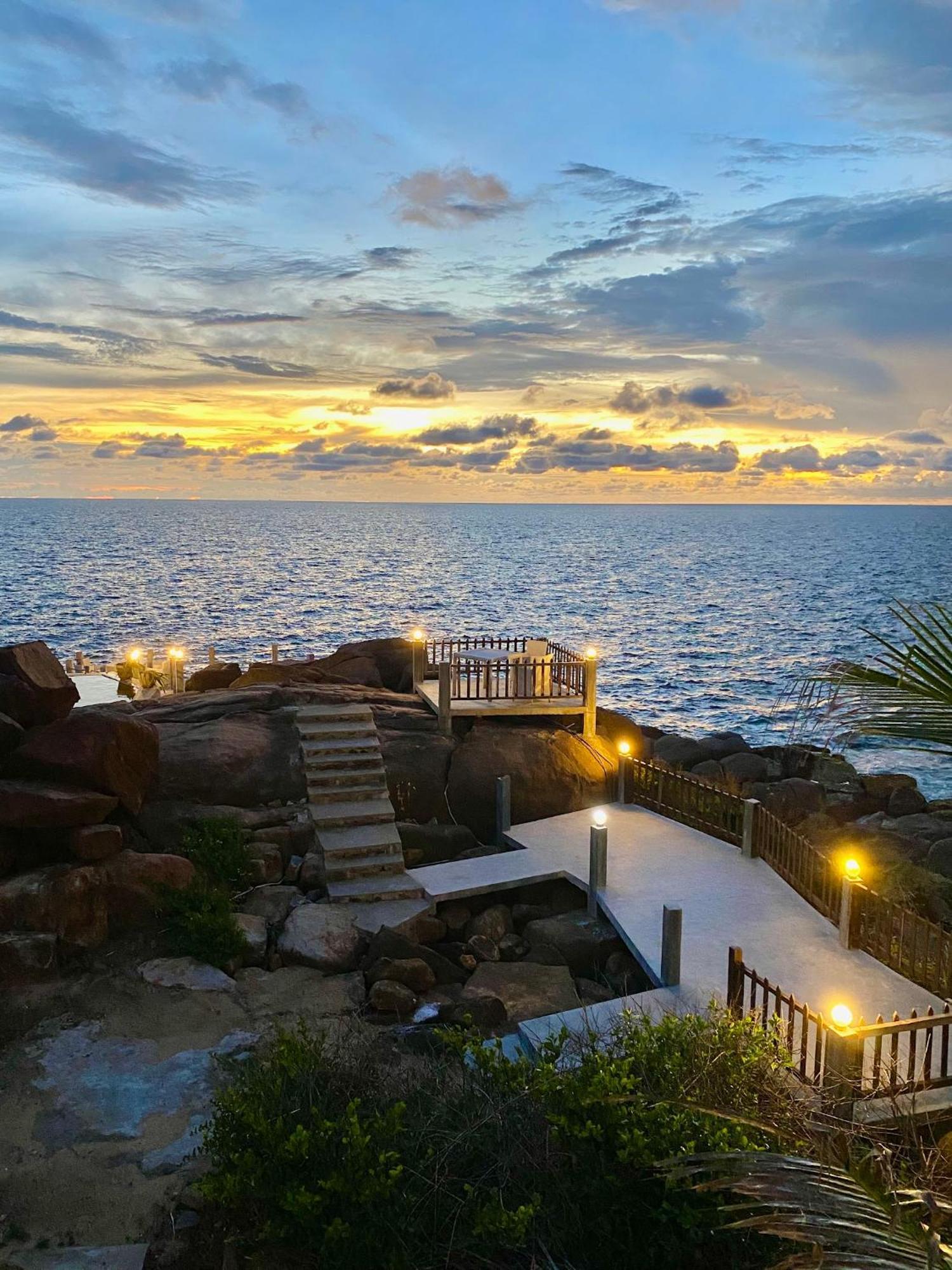 Hotel Zeilan Sunset Point Унаватуна Экстерьер фото